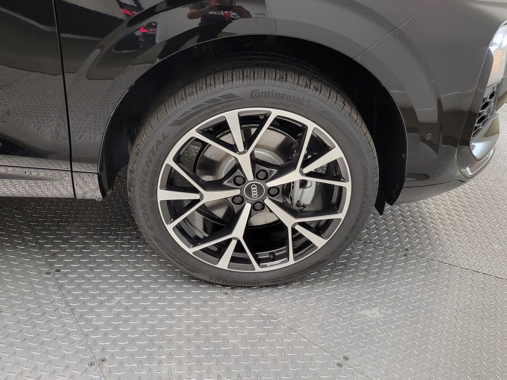 Thumbnail: 2026 Audi Q3 - 12