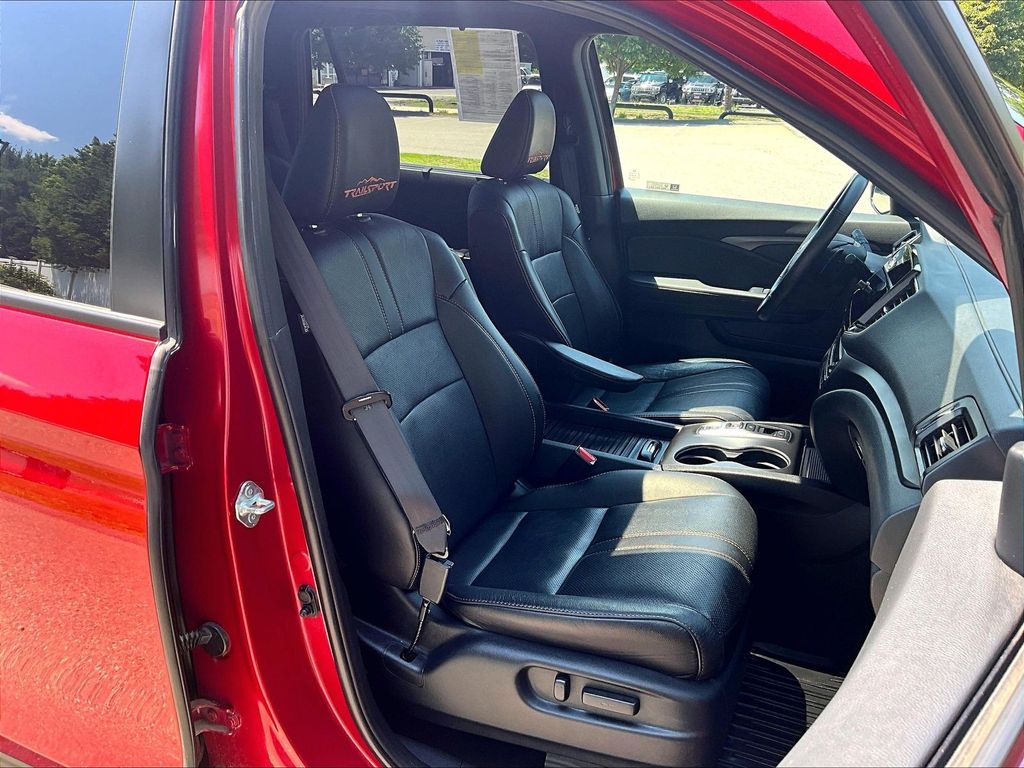 2023 Honda Passport — photo 11