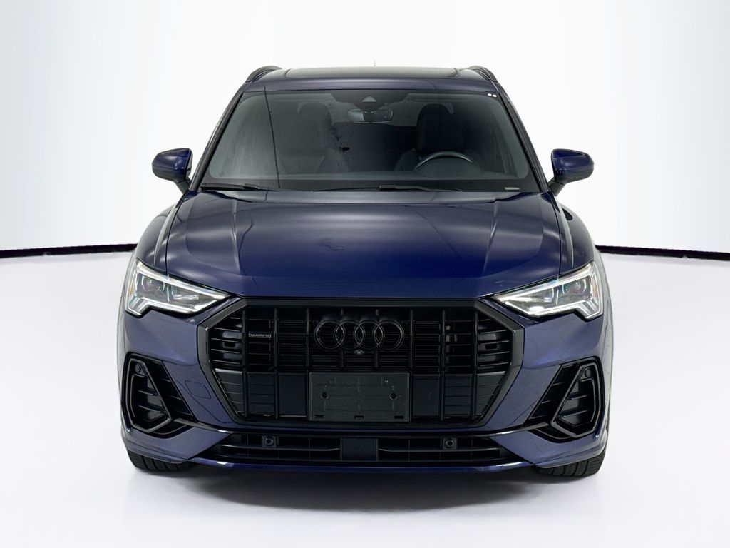 Thumbnail: 2023 Audi Q3 - 2