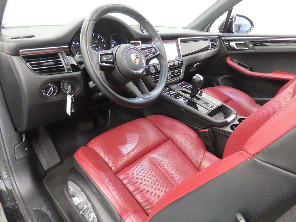 Thumbnail: 2024 Porsche Macan - 4