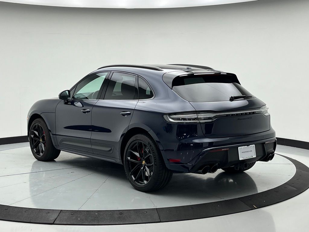 Thumbnail: 2022 Porsche Macan - 3