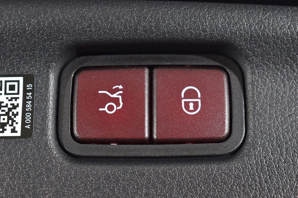 Thumbnail: 2026 Mercedes-Benz C-Class - 6