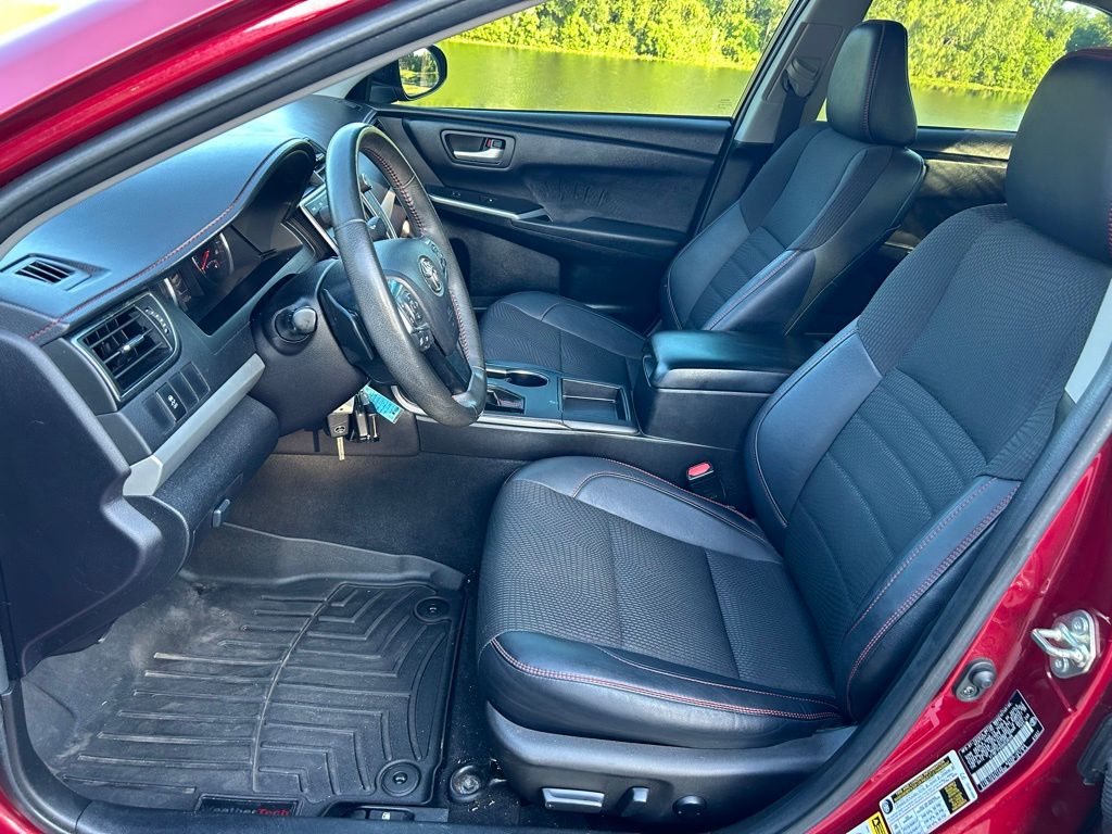 Thumbnail: 2016 Toyota Camry - 14