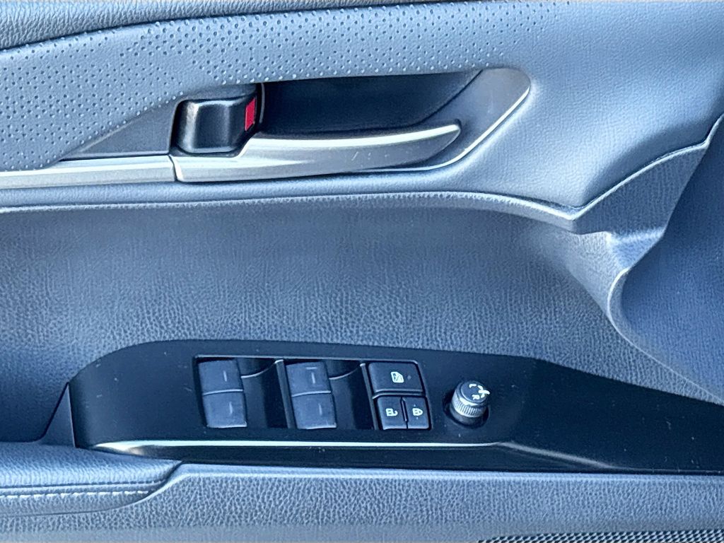 Thumbnail: 2025 Toyota Camry - 22