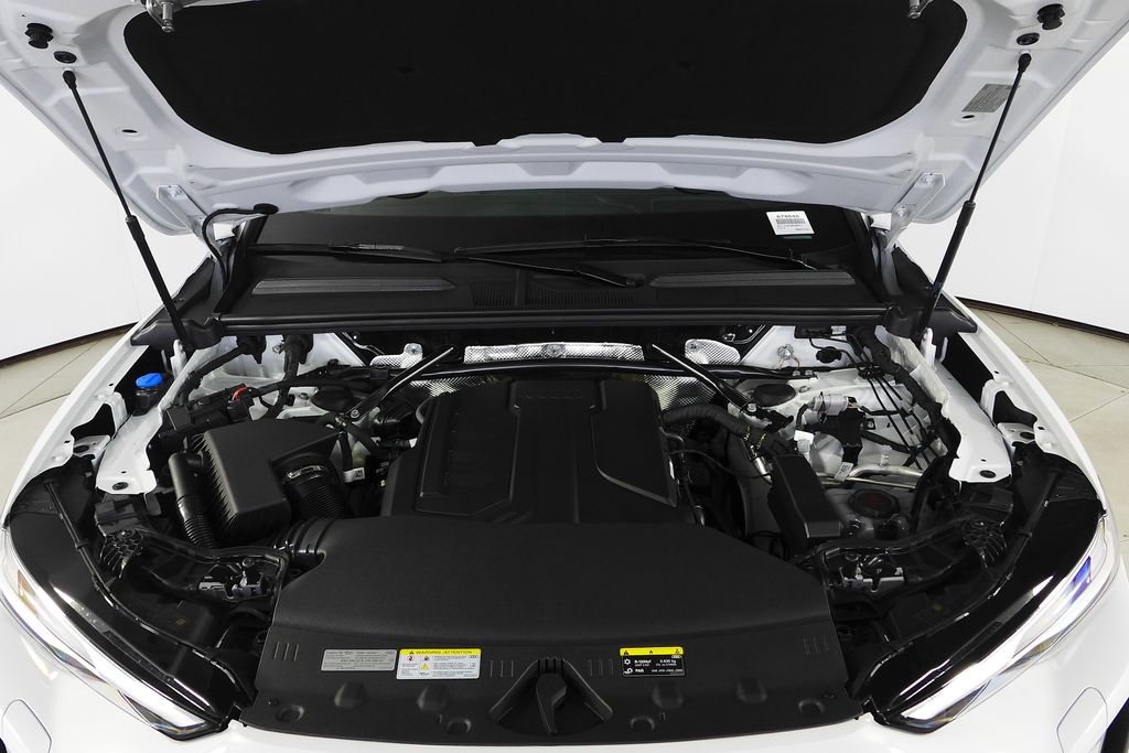 Thumbnail: 2025 Audi Q5 - 6