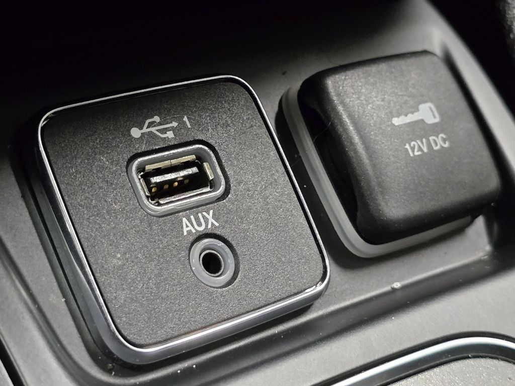 Used 2020 Black Jeep Trailhawk image 24