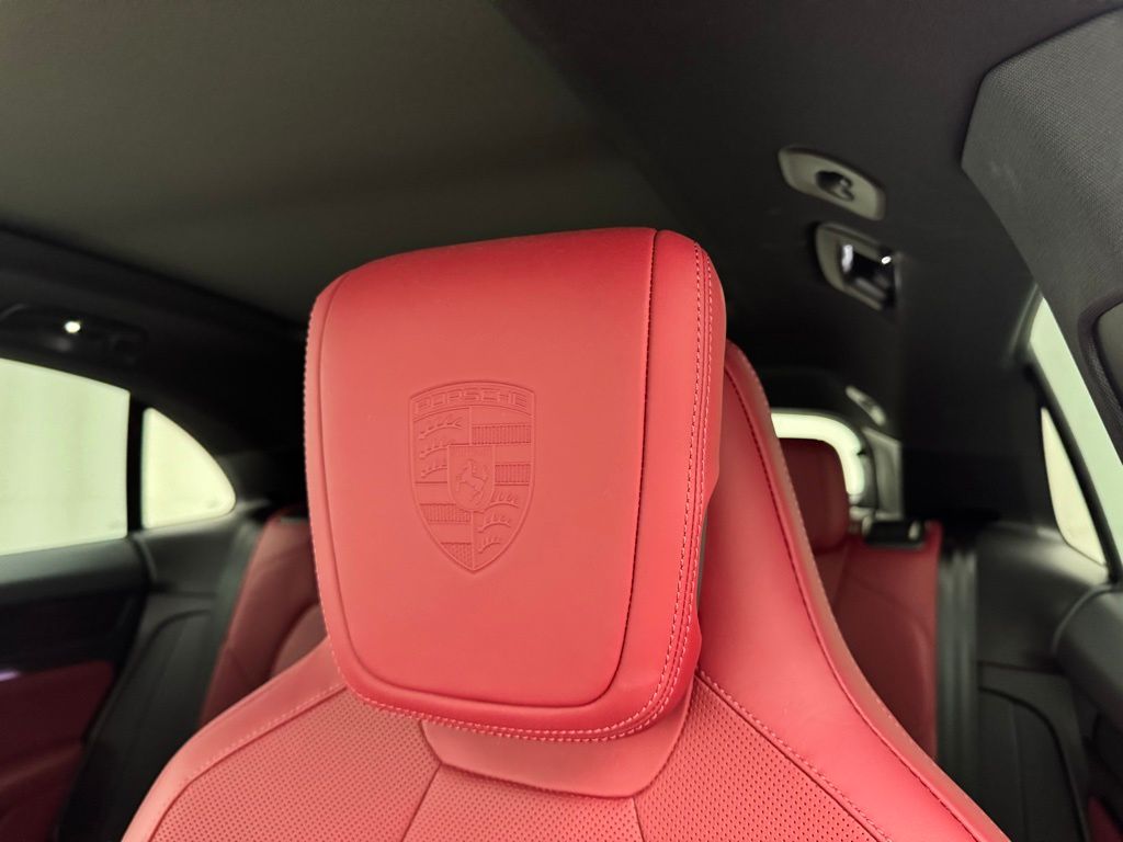 Thumbnail: 2025 Porsche Macan - 28