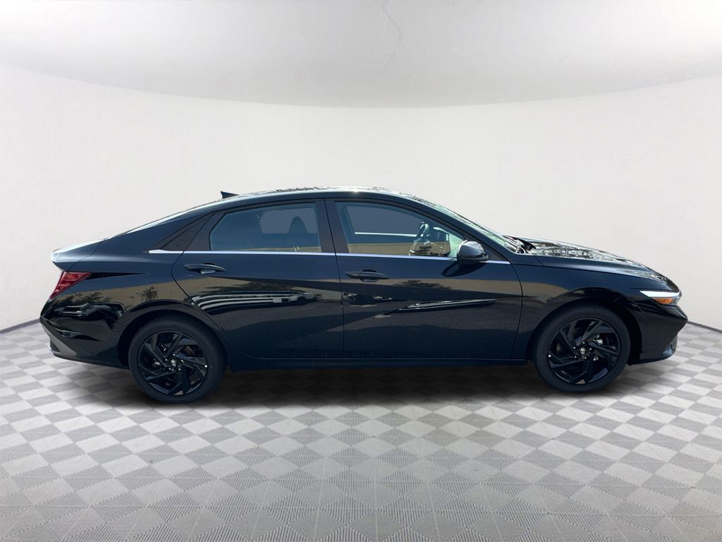 2026 Hyundai Elantra SEL Sport - 5