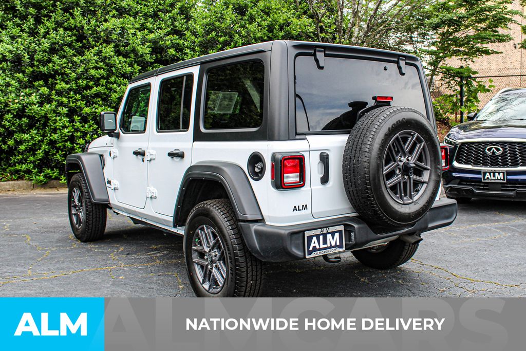 Used 2025 White Jeep Sport S image 5