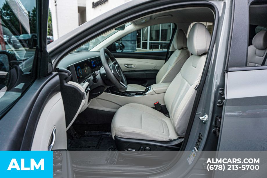 Used 2025 Gray Hyundai SEL image 18