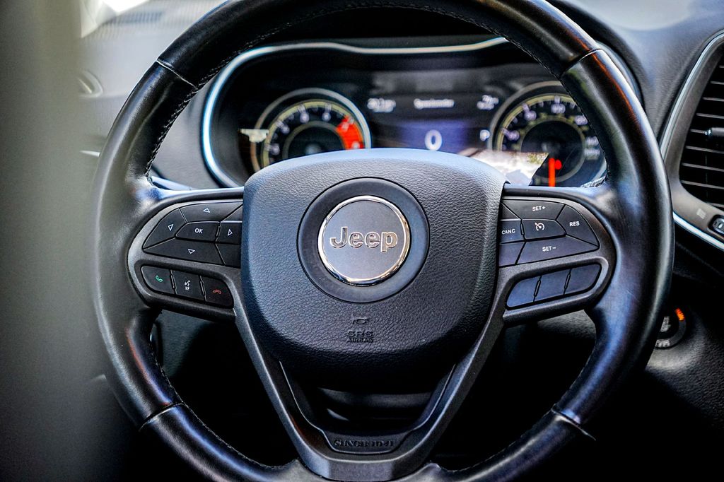 Used Car 2020 Jeep Cherokee  Trailhawk For Sale Under $30,000 In Taylor, Texas
