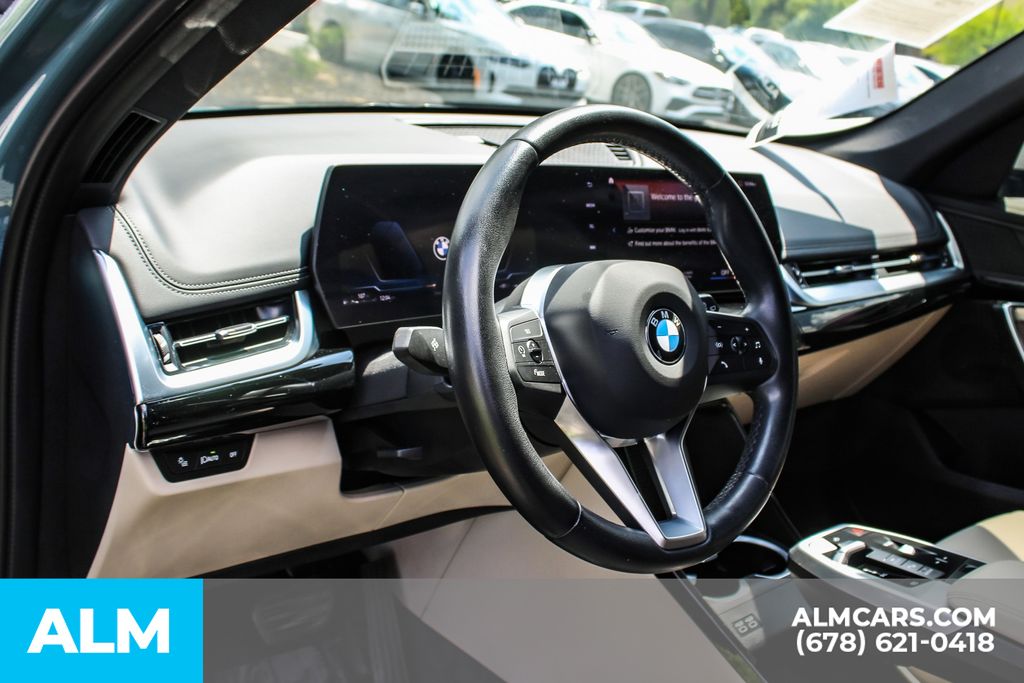 Used 2023 Green BMW xDrive28i image 31