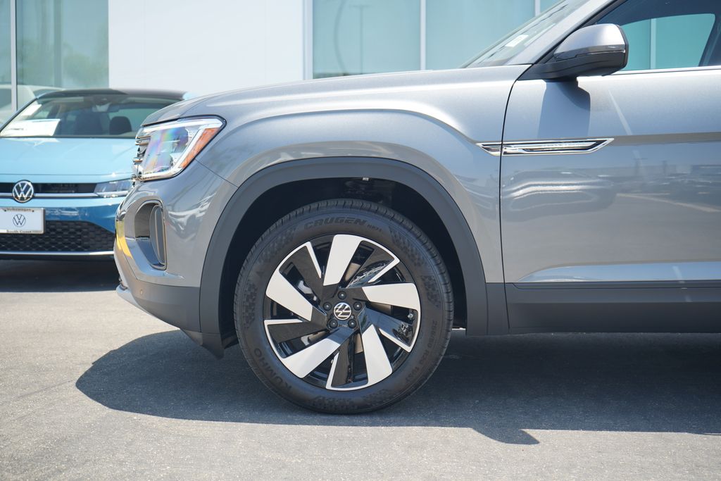2025 Volkswagen Atlas SE 2