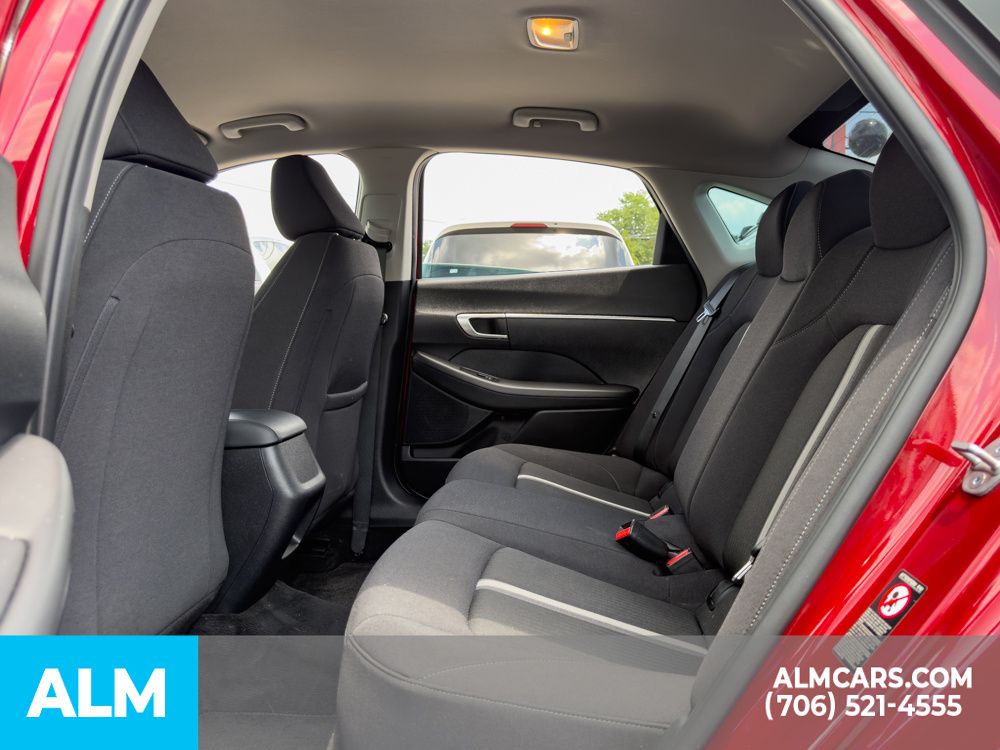 Used 2023 Red Hyundai SE image 10