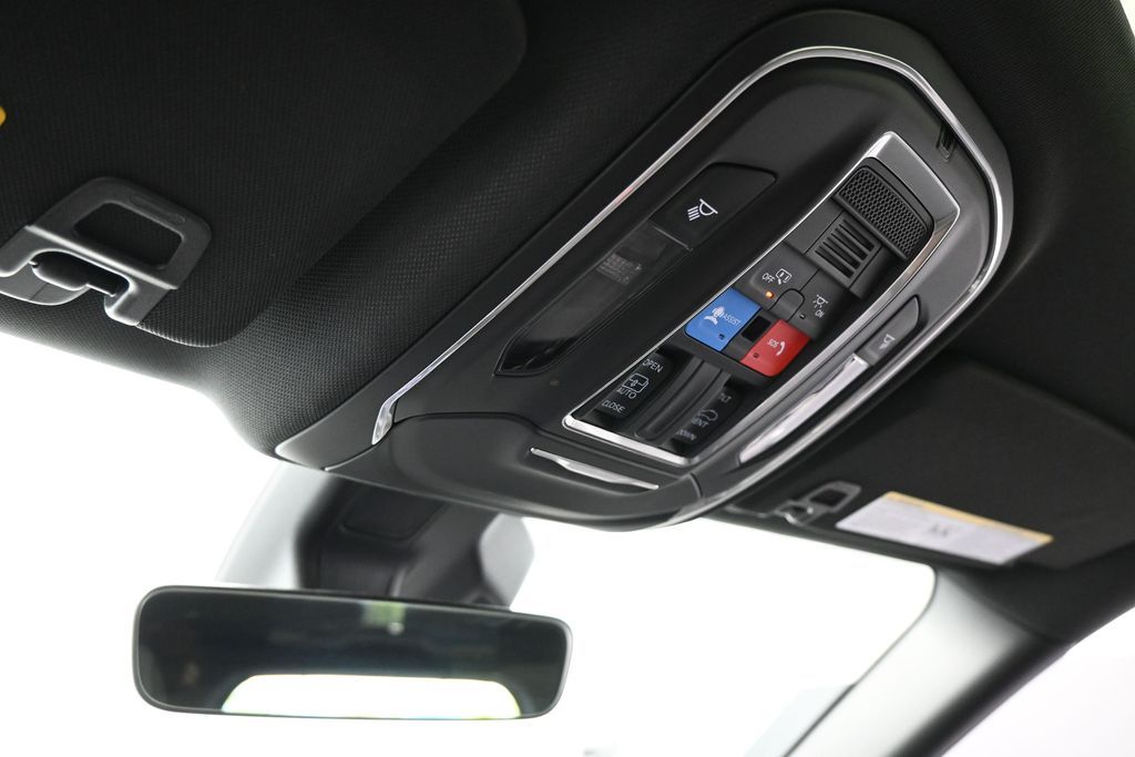 Used 2025 Bright White Clearcoat Jeep Laredo X image 21