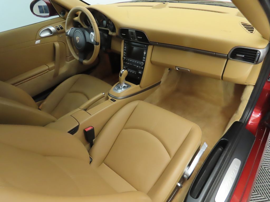 Thumbnail: 2011 Porsche 911 - 20