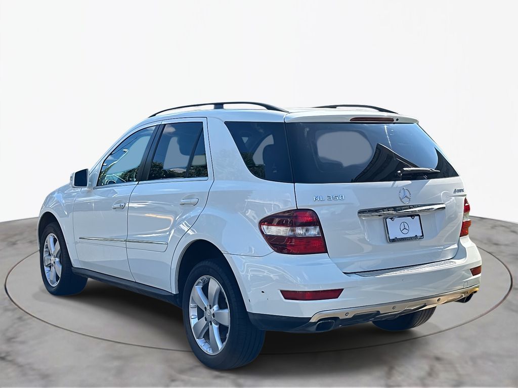 Thumbnail: 2011 Mercedes-Benz M-Class - 11