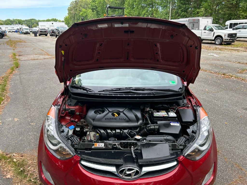 Used 2012 Red Hyundai GLS image 11