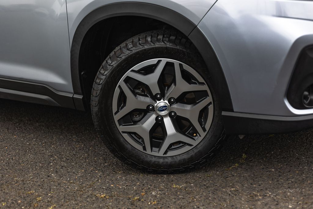 2019 Subaru Forester Premium thumbnail 4
