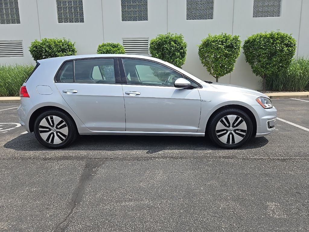 Thumbnail: 2016 Volkswagen e-Golf - 8