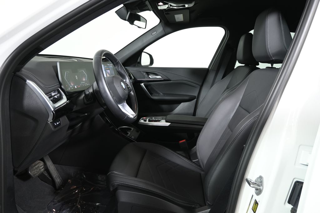 Thumbnail: 2023 BMW X1 - 3