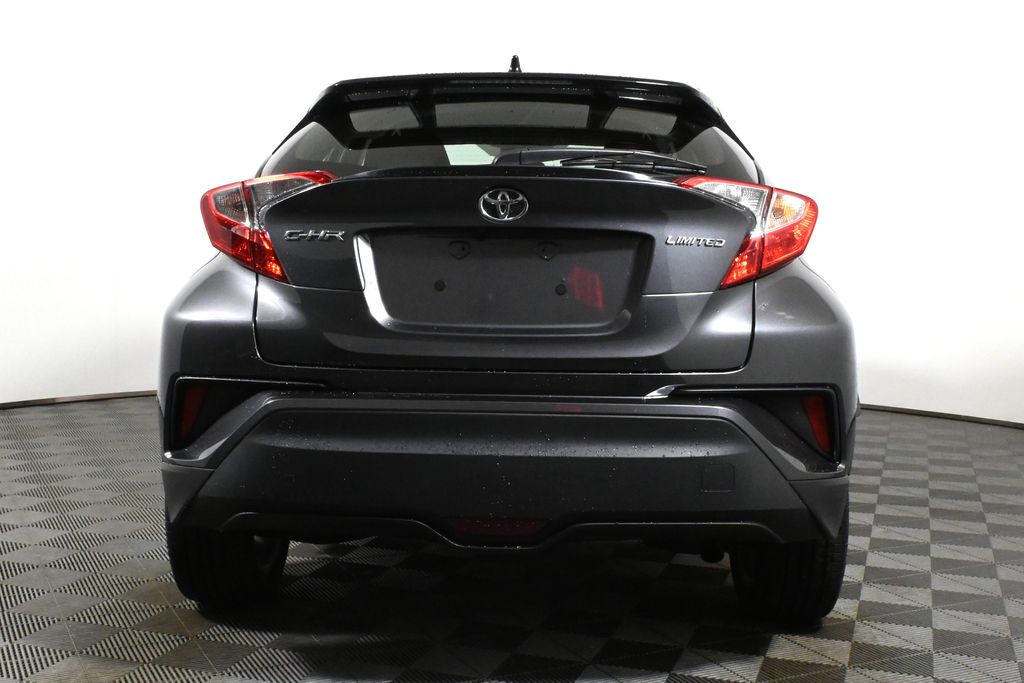 2022 Toyota C-HR XLE 7