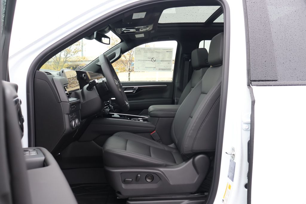 Thumbnail: 2026 Chevrolet Suburban - 15