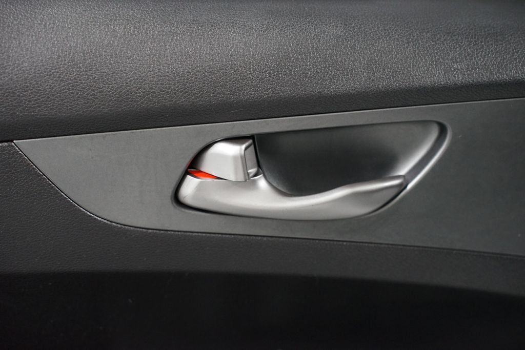 Thumbnail: 2021 Kia Forte - 28