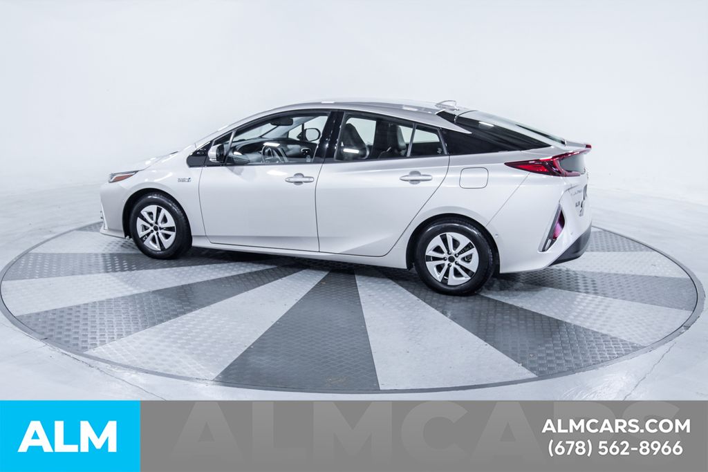 Used 2019 Silver Toyota Advanced image 5