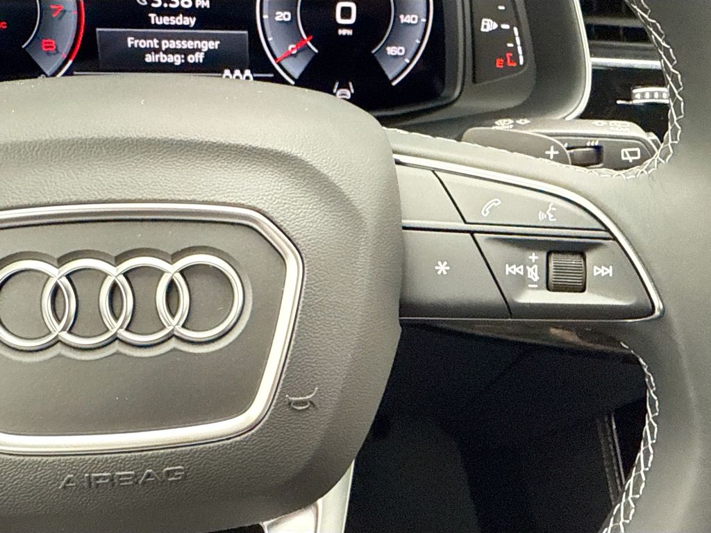 Thumbnail: 2026 Audi Q7 - 12