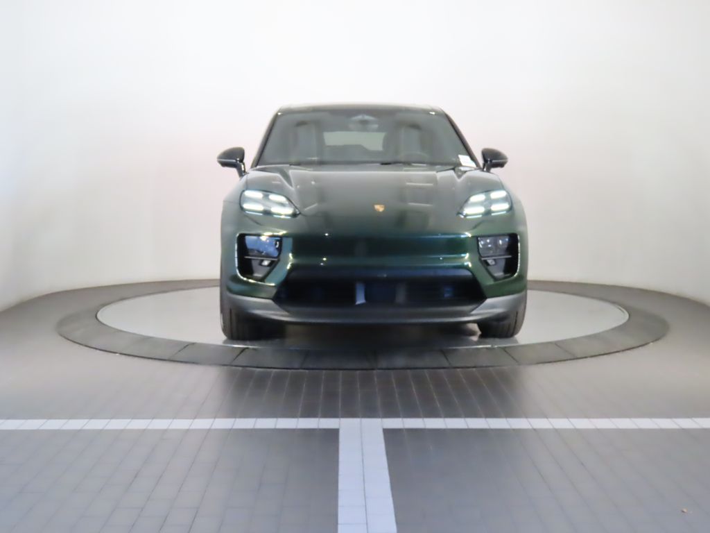 Thumbnail: 2024 Porsche Macan - 10