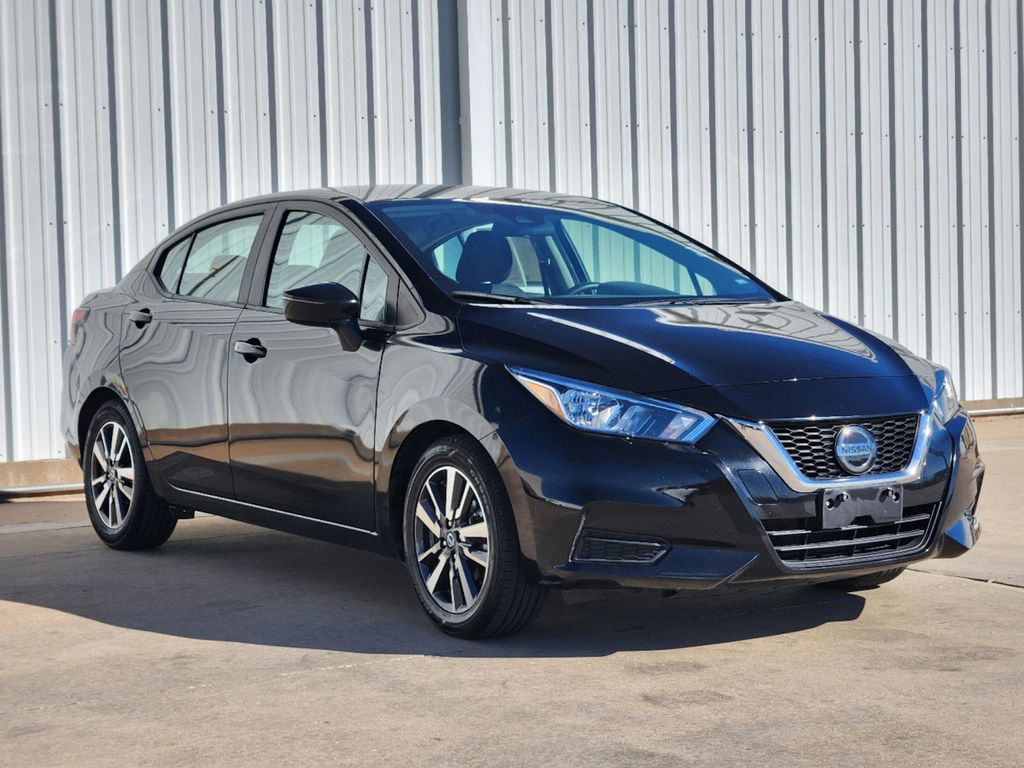 2021 Nissan Versa 1.6 SV 3