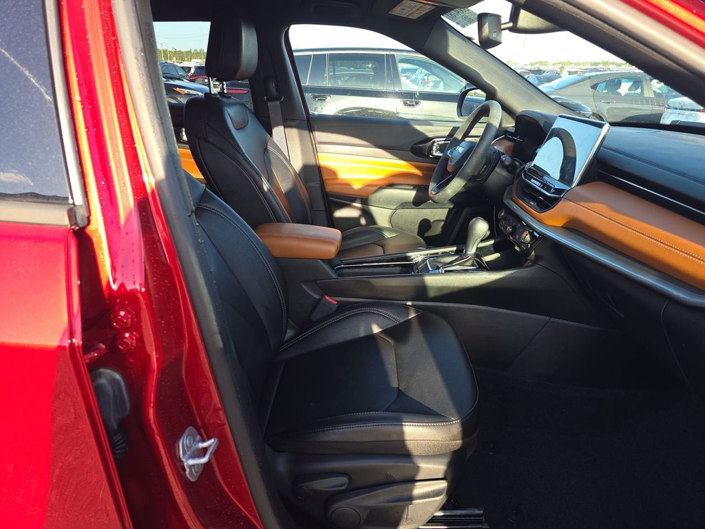 2025 Red Hot Pearlcoat Jeep Compass Limited 4X4 SUV
