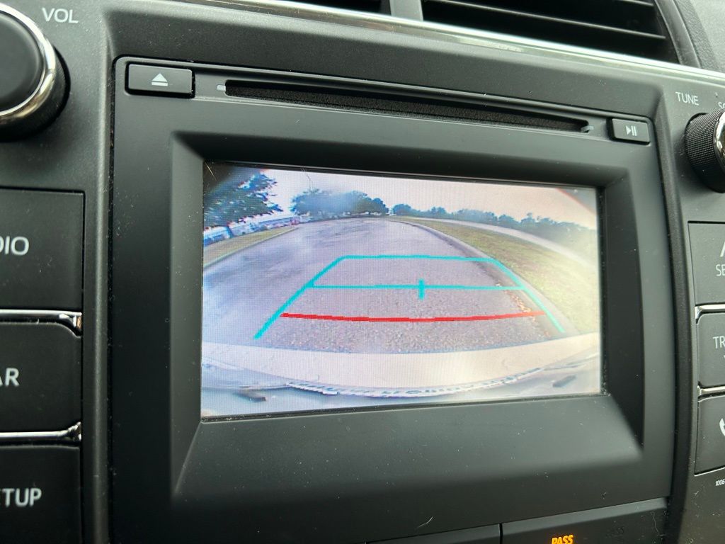 2017 Toyota Camry XSE 26