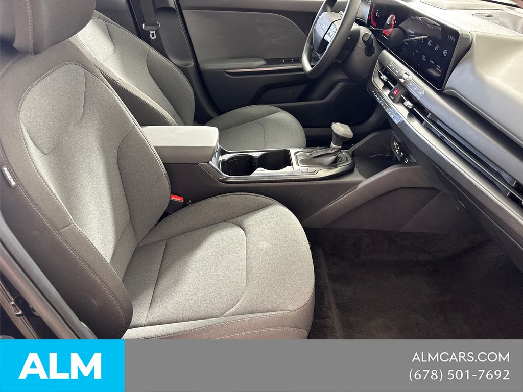 Used 2025 Black Kia LXS image 17