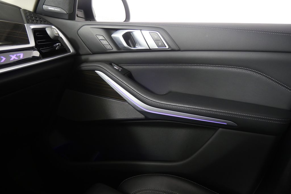 2023 BMW X7 xDrive40i 30