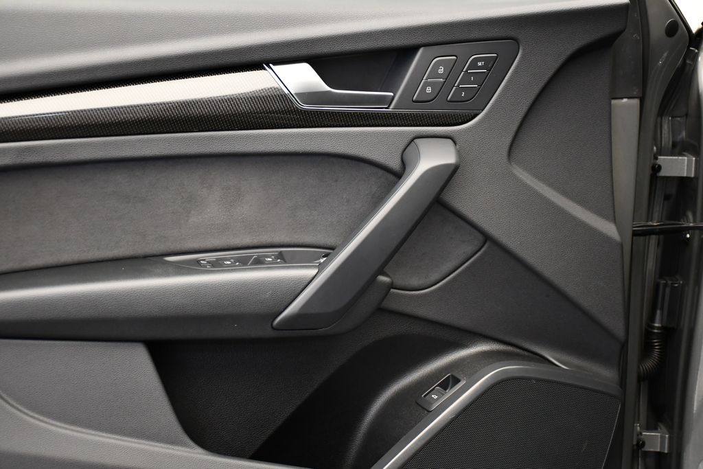 Thumbnail: 2023 Audi SQ5 - 31