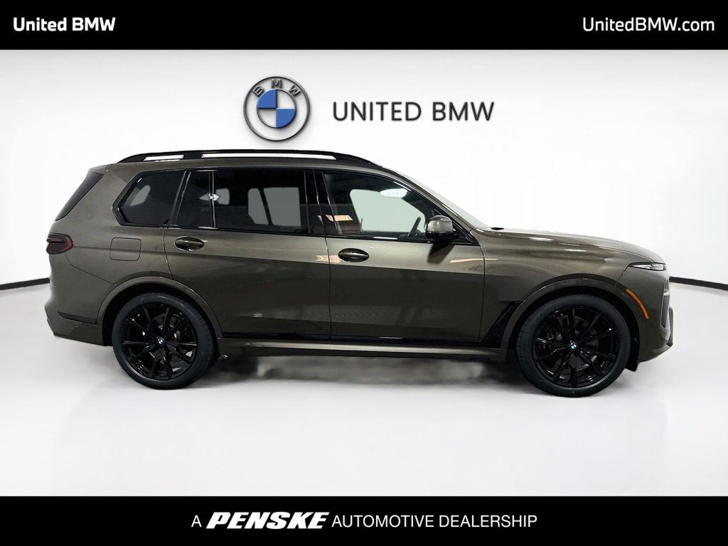 Thumbnail: 2027 BMW X7 - 4