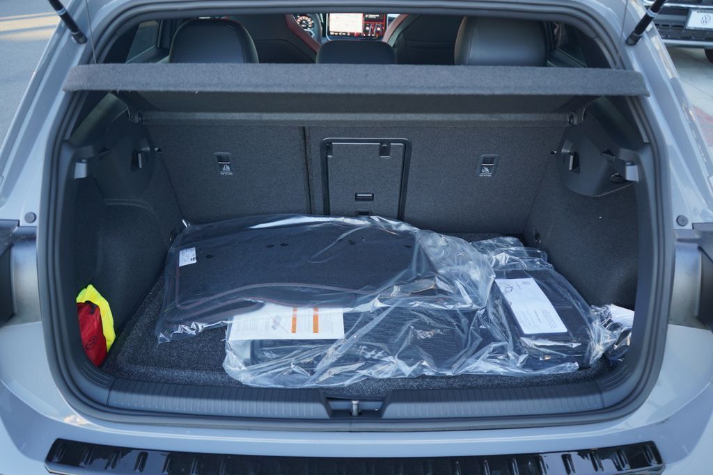 Thumbnail: 2026 Volkswagen Golf - 11