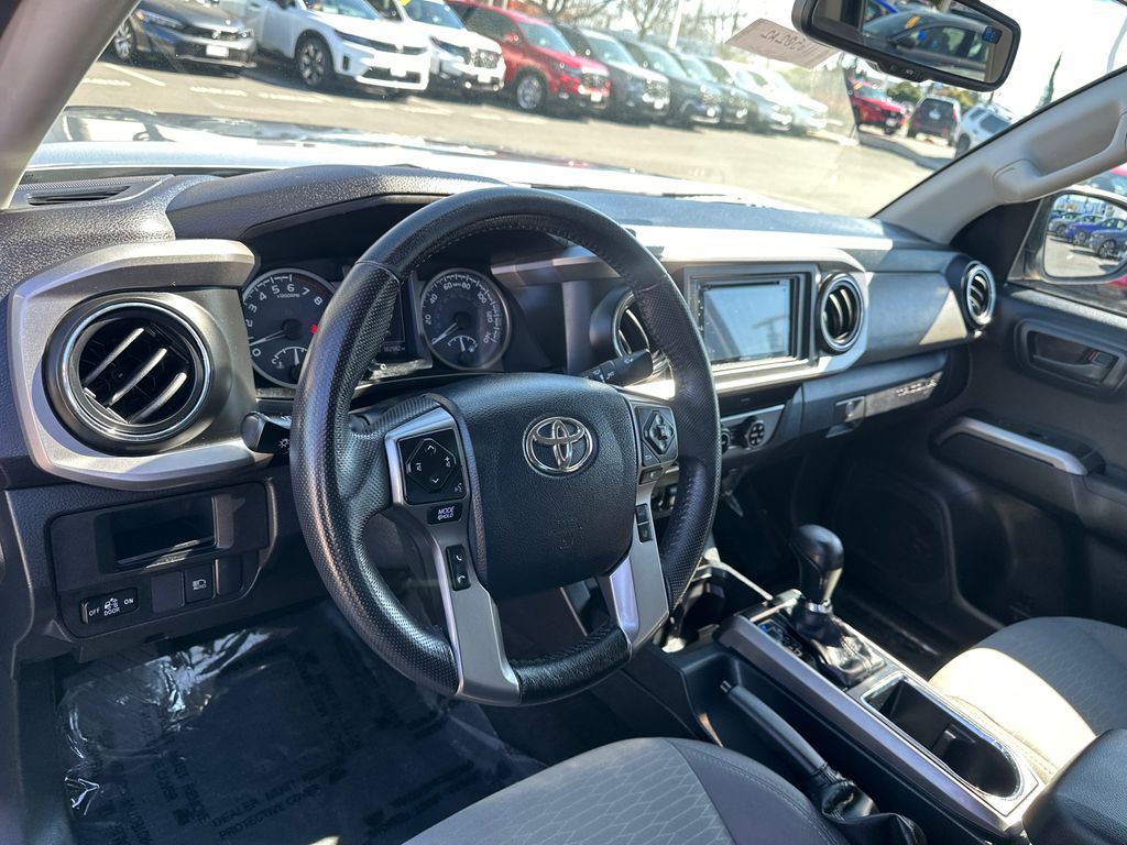 2019 Toyota Tacoma SR5 17