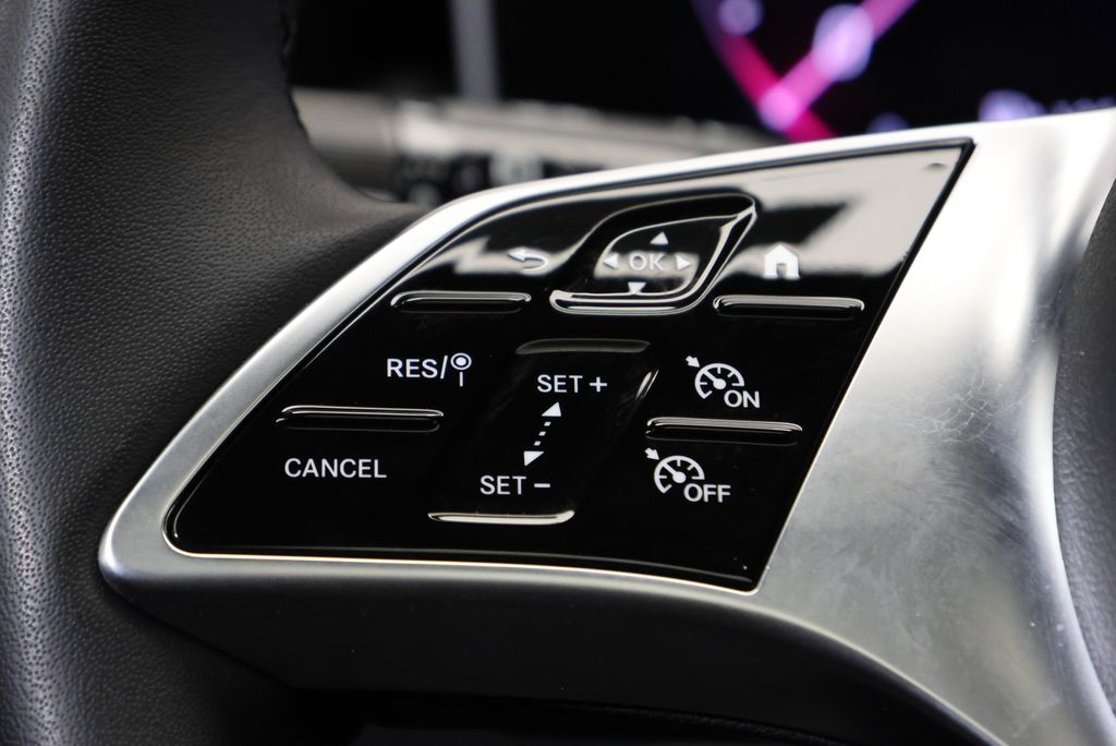 Thumbnail: 2025 Mercedes-Benz GLC - 21