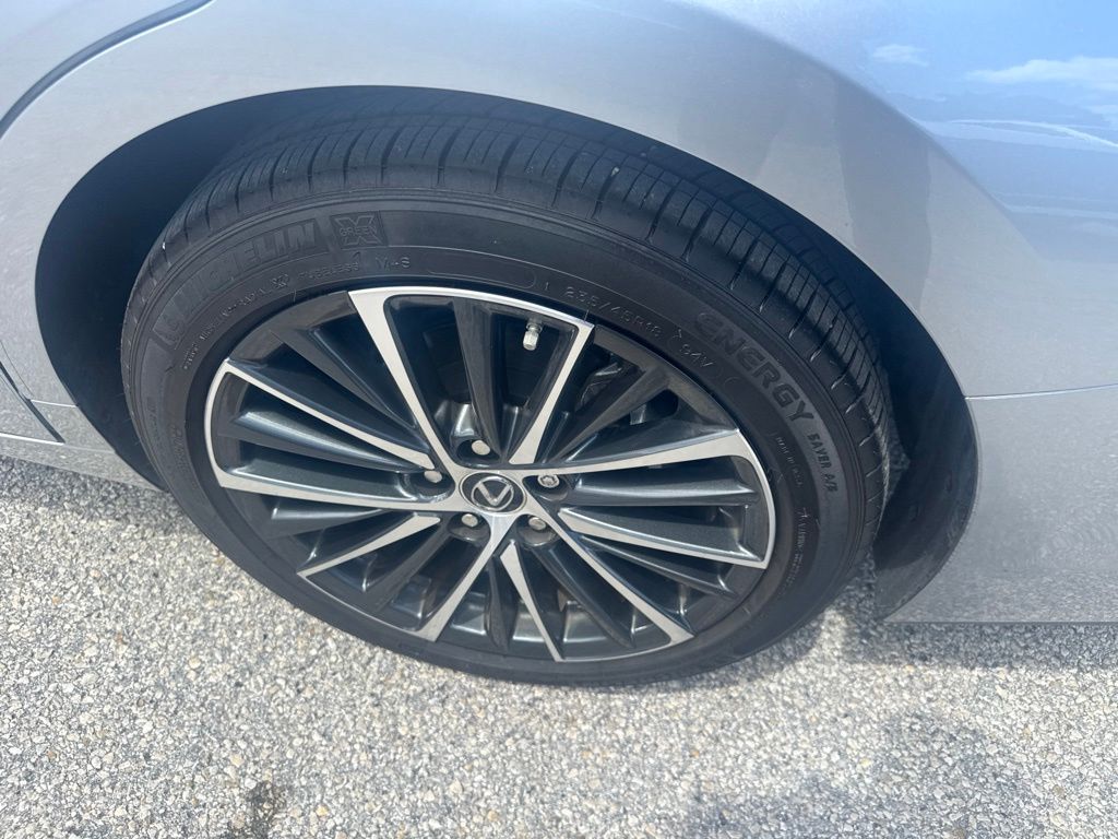 Used 2025 Silver Lexus 350 image 12