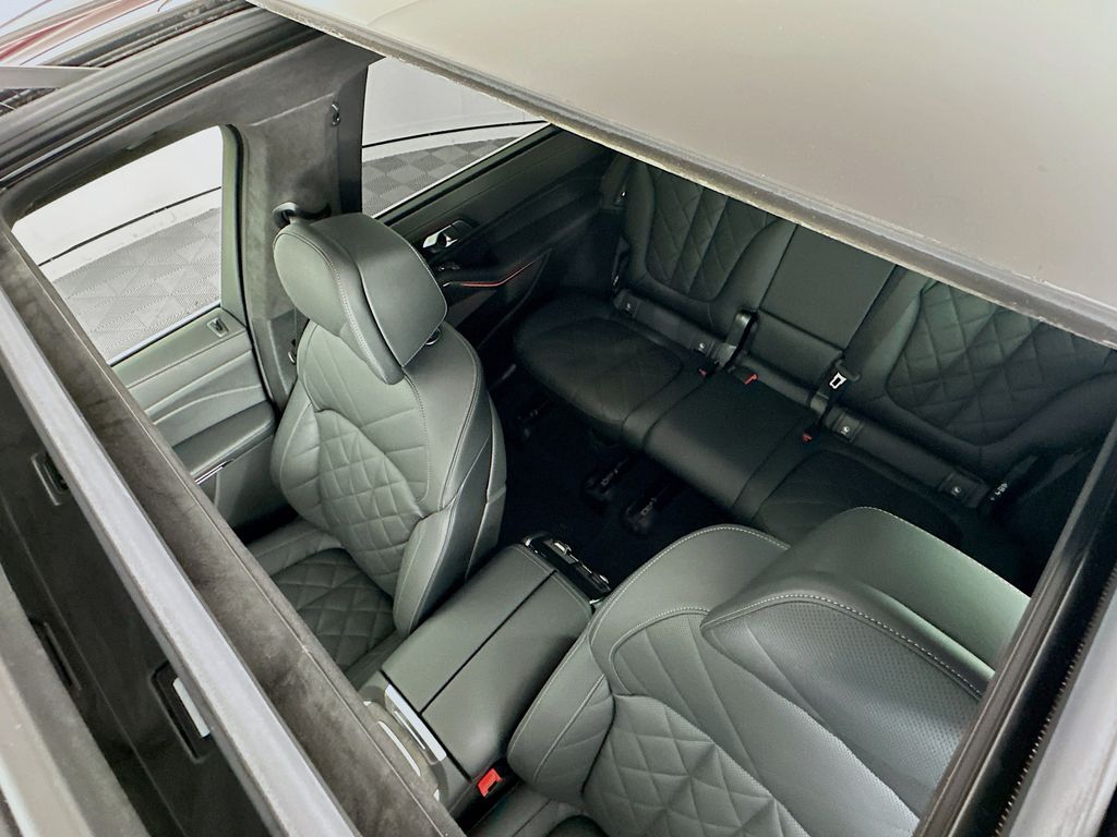 Thumbnail: 2025 BMW X7 - 22