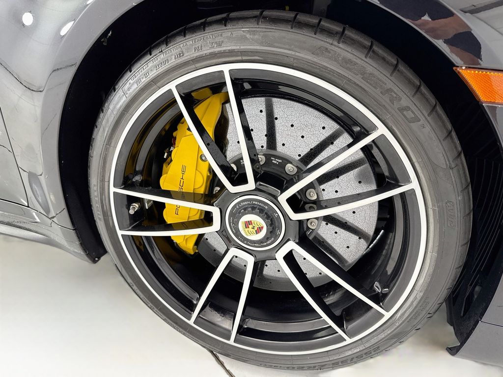 Thumbnail: 2021 Porsche 911 - 30