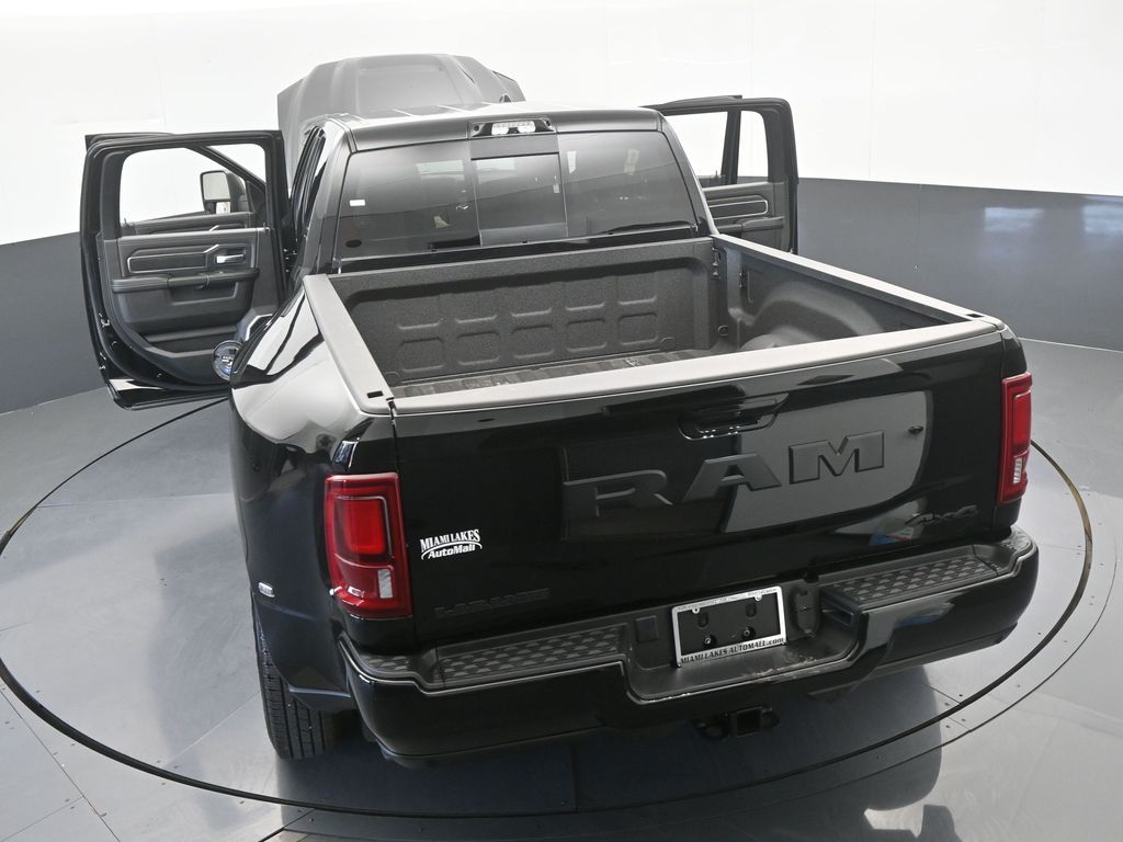New 2026 Diamond Black Crystal Pearlcoat Ram Laramie image 74