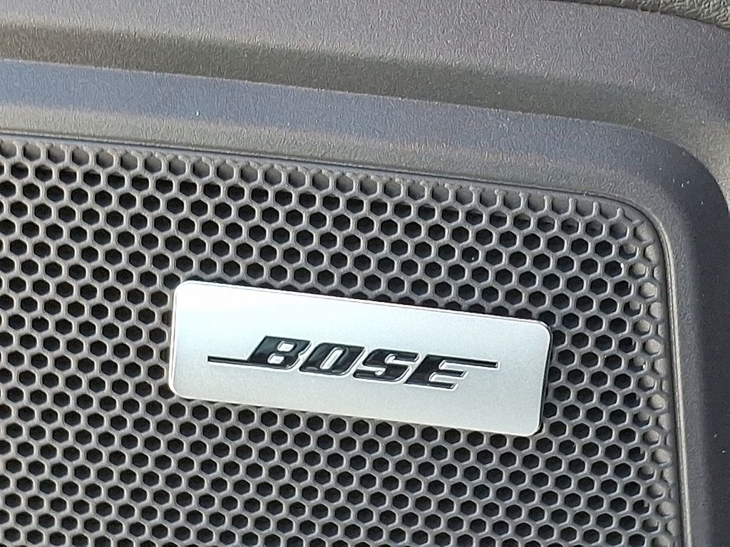 Thumbnail: 2026 Porsche Macan - 24