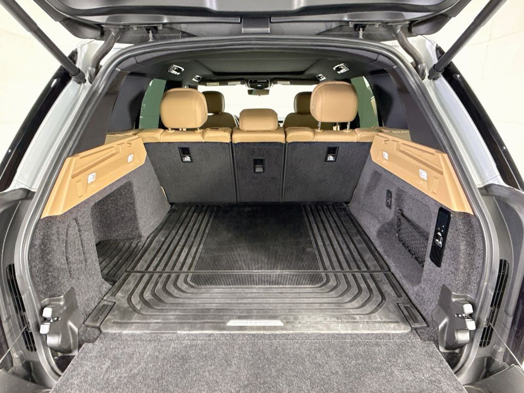 Thumbnail: 2024 Land Rover Range Rover - 27