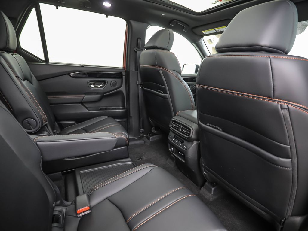 Thumbnail: 2025 Honda Pilot - 25