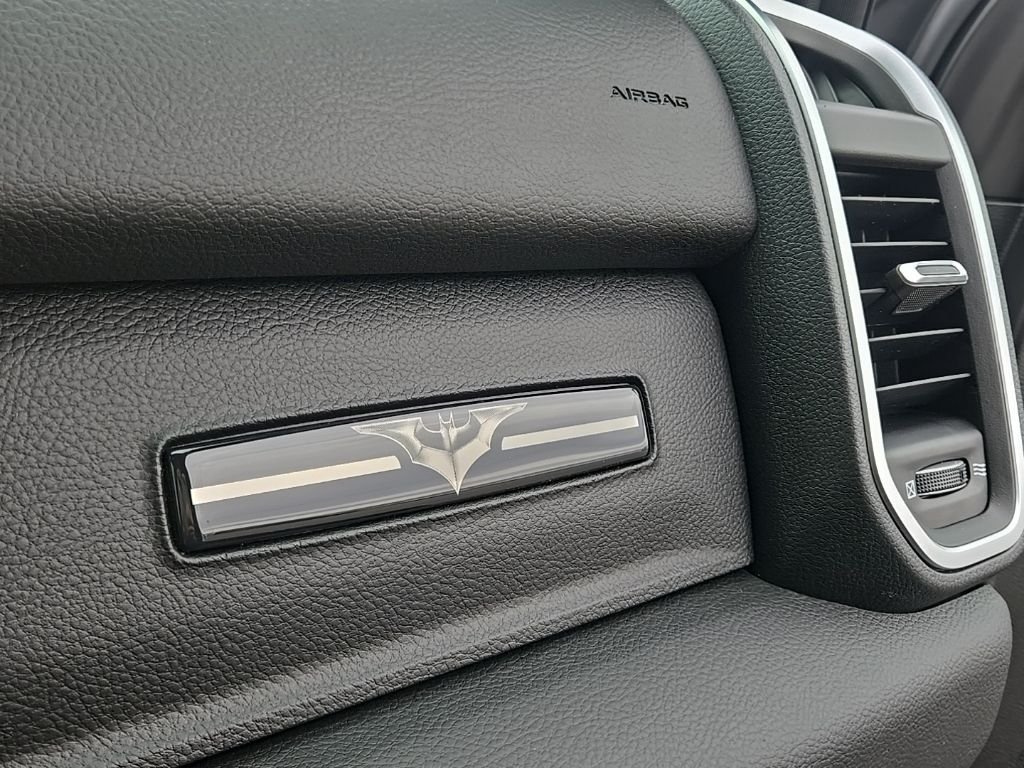 Used 2025 White Ram Big Horn/Lone Star image 65