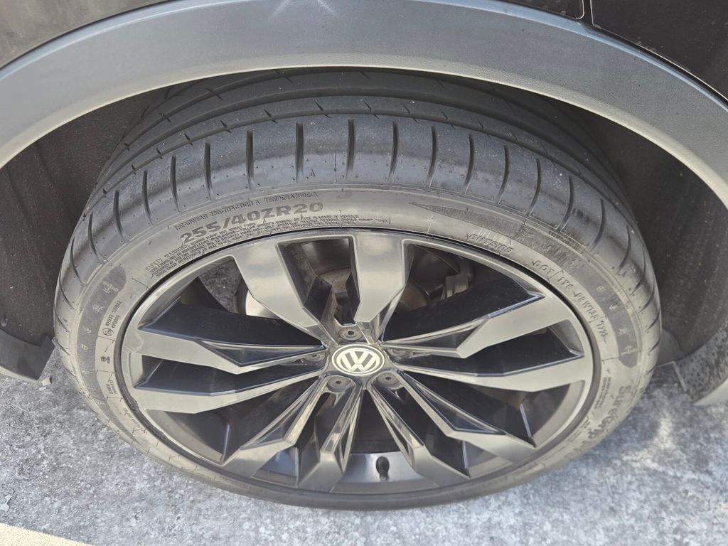 2021 Volkswagen Tiguan - $17,685